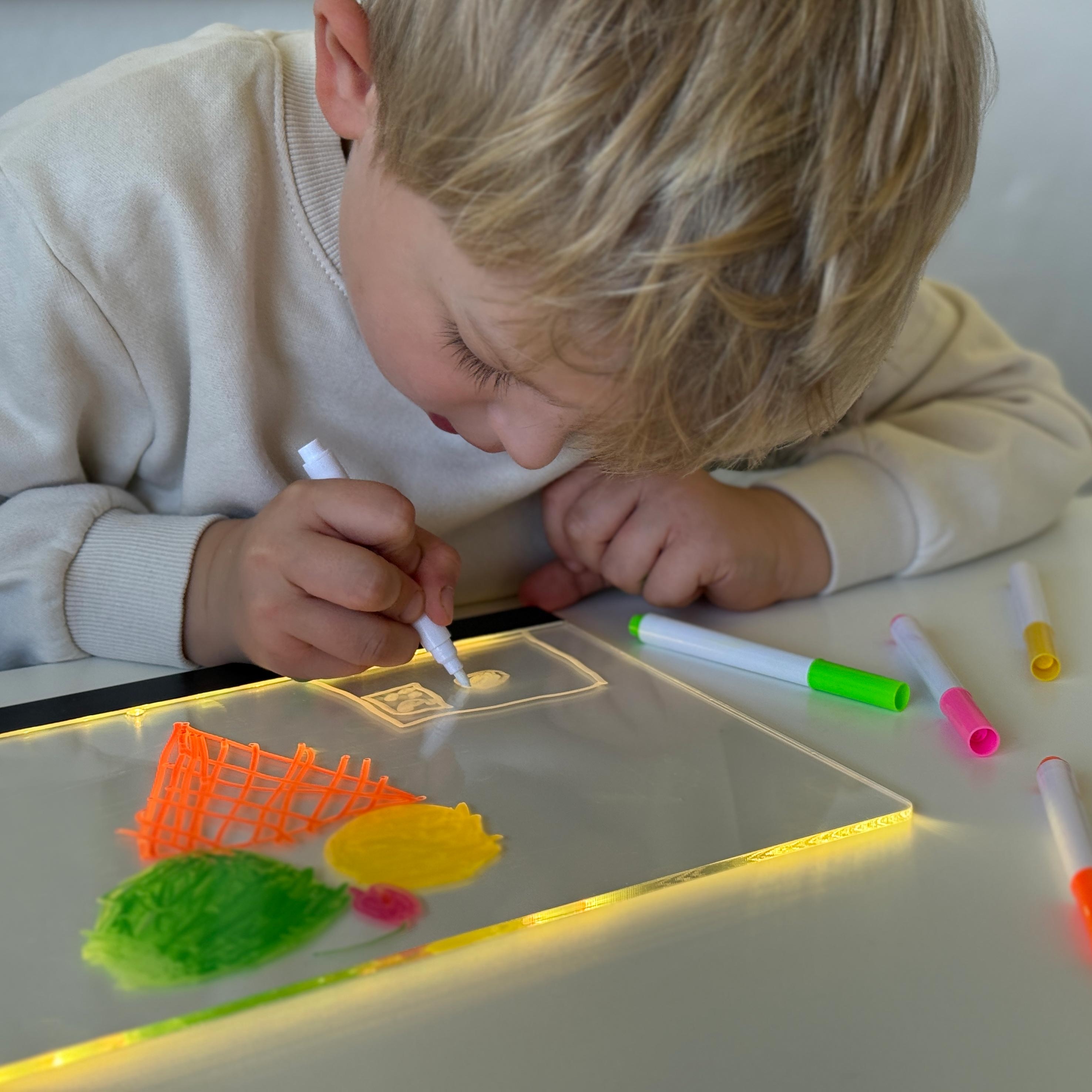 LYSBOARD | Tegnetavle med farveskiftende LED-lys