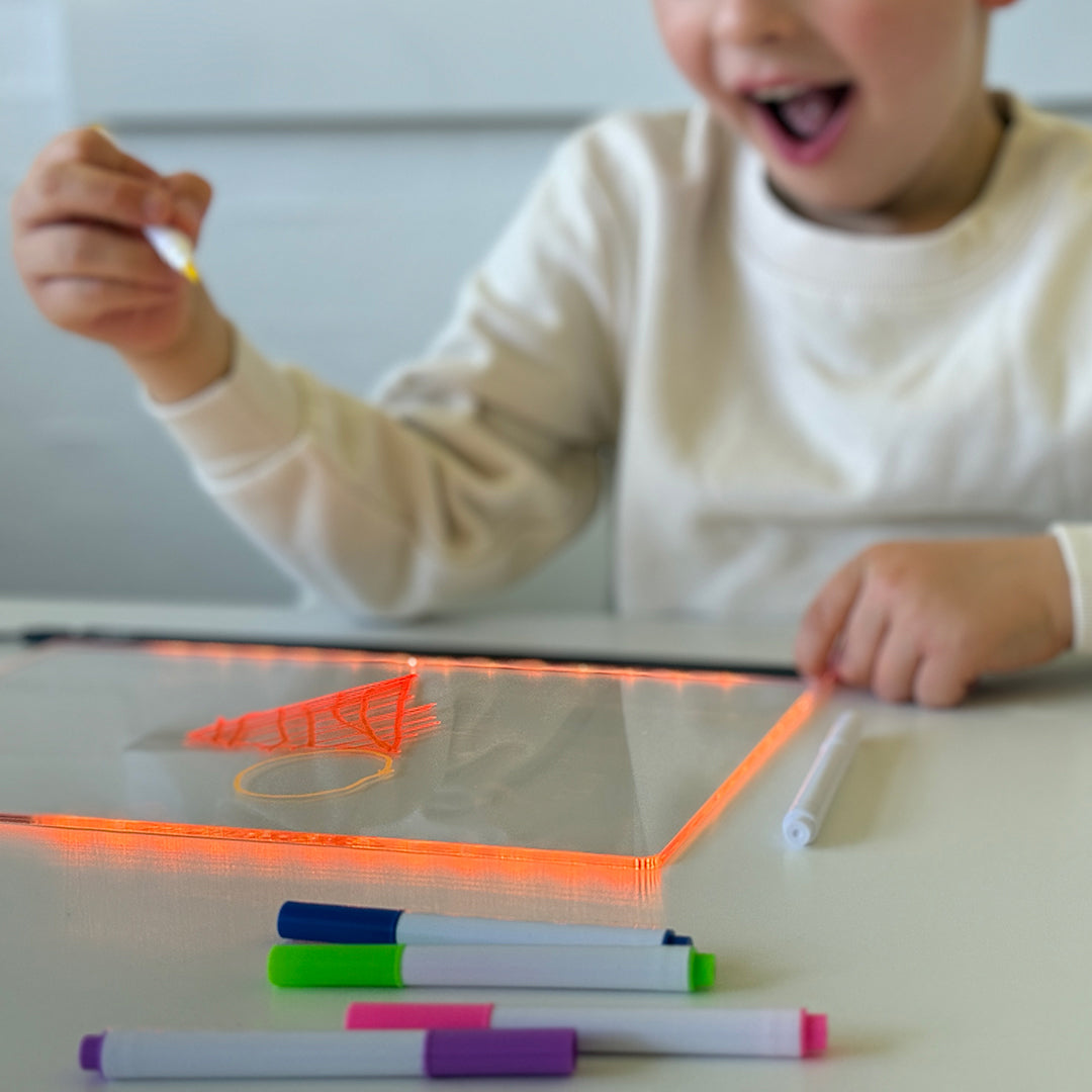 LYSBOARD | Tegnetavle med farveskiftende LED-lys